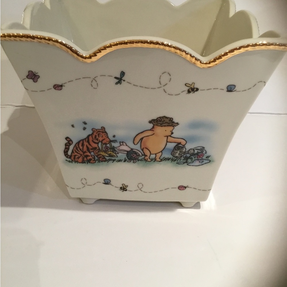 Winnie the Pooh Ceramic Planter with Gold Trim By Lenox